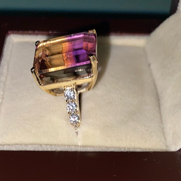 Exquisite Ametrine 10K Yellow Gold, Moissanite Ring 4.80 Grams 10.60 ctw - Picture 9 of 11